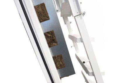 Isostair with highly insulated steel hatch